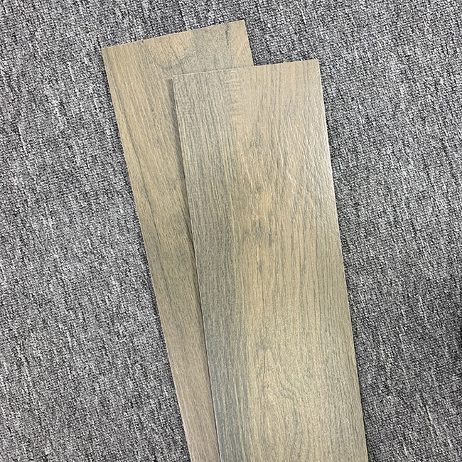 Het Porselein Houten Effect van het ruwe Oppervlakte Volledige Lichaam Antislip Slijtvast van Vloertegels