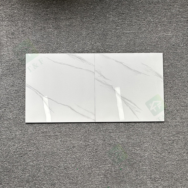 Volledige Slijtvaste het Lichaams Witte Kleur van hotel Antislip Glanzende Verglaasde Marmeren Tegels