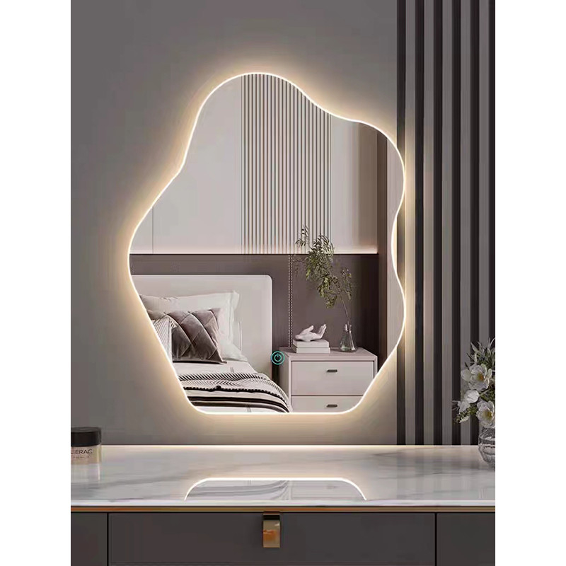 De onregelmatige Wolk Gevormde Spiegel van de de Spiegelsmart Geleide Muur van het Muur Hangende Decor voor Badkamers
