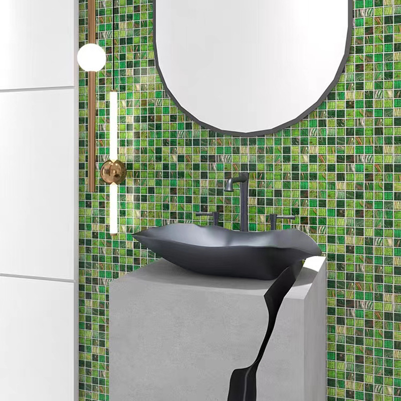 Klassieke Retro het Mozaïektegels van het Stijl Groene Glas met Gouden het Toilet van de Achtergrond lijnbadkamers Muurtegels
