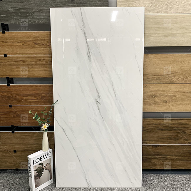 600x1200mm Hoog Glanzend Carrara Wit Gepolijst Gelast Tegel Voor Marmeren Porseleinen Tegels