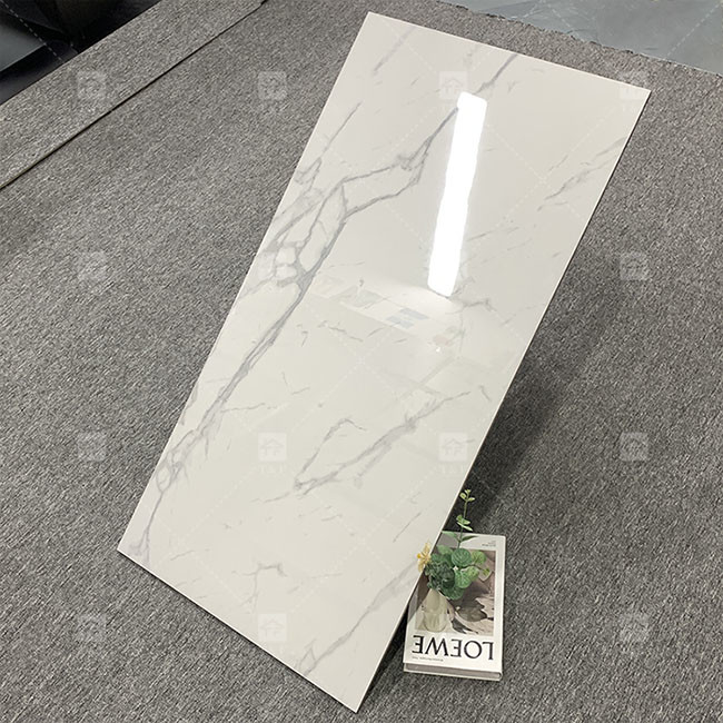 600x1200mm Hoog Glanzend Carrara Wit Gepolijst Gelast Tegel Voor Marmeren Porseleinen Tegels