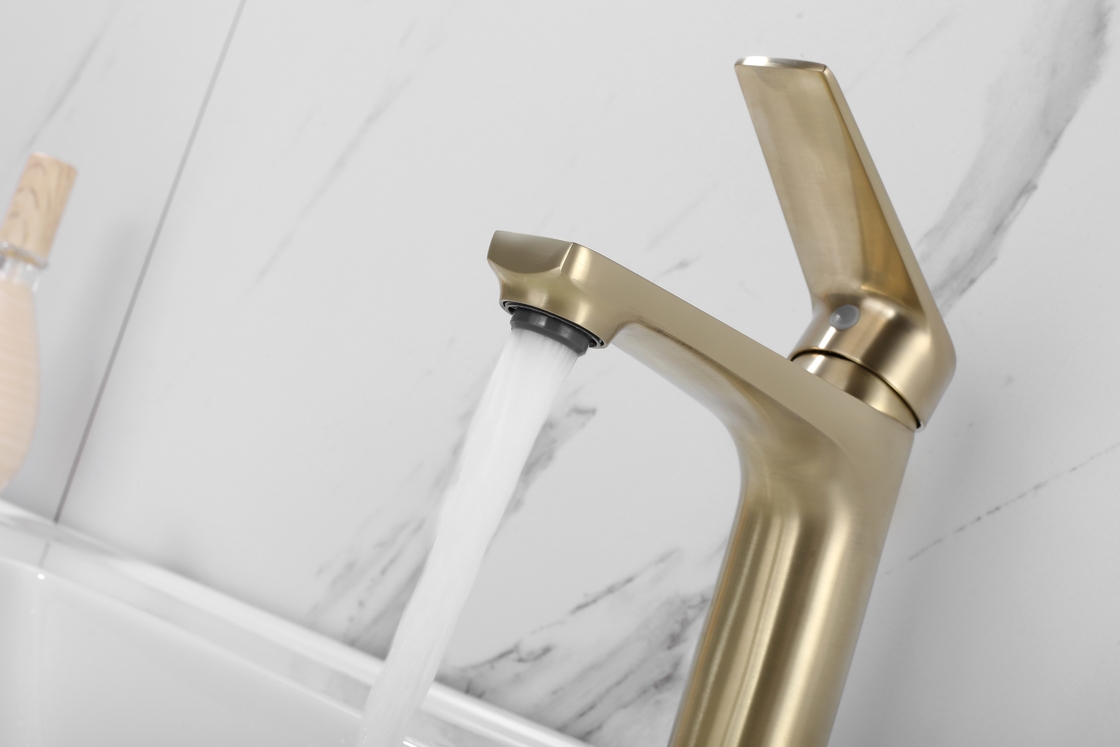 De stevige van het Bassintapkranen van de Messingsbadkamers van de de Oppervlaktewas van Chrome Hete en Koele Tapkraan van de het Bassinmixer
