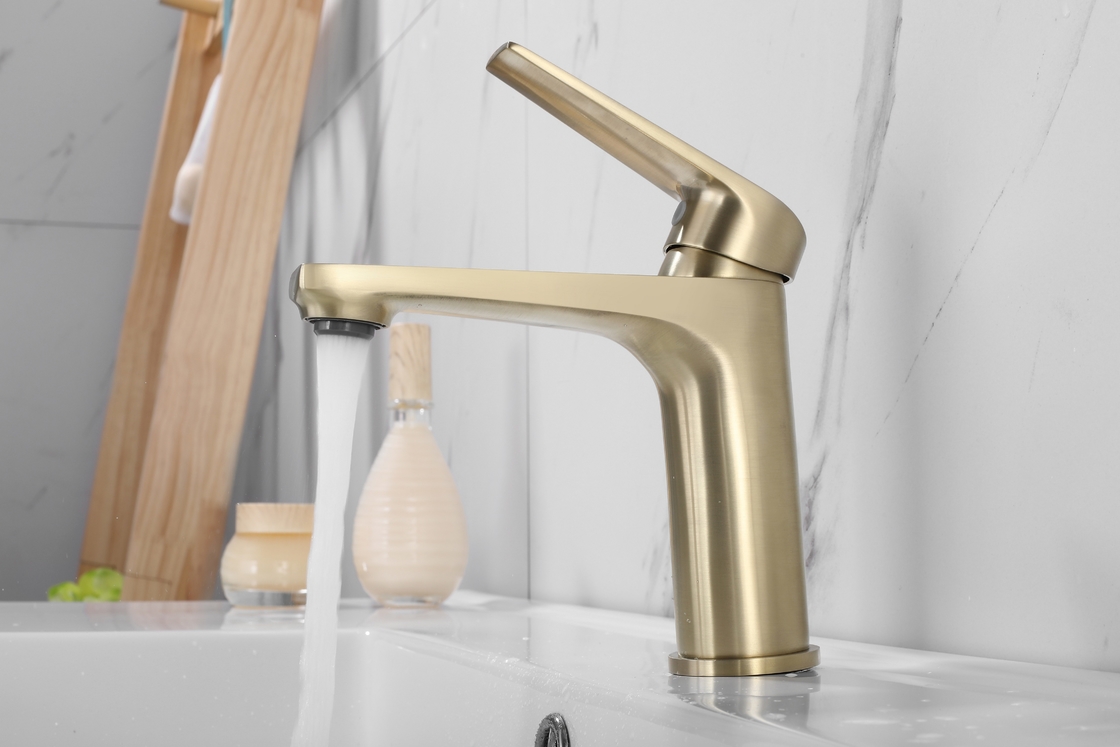 De stevige van het Bassintapkranen van de Messingsbadkamers van de de Oppervlaktewas van Chrome Hete en Koele Tapkraan van de het Bassinmixer